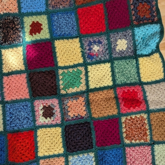 VINTAGE Handmade Granny Square Afghan Multicolored Knit Rectangular Blanklet - Picture 7 of 8